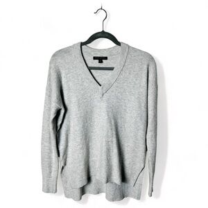 Banana Republic - Light Gray‎ V Neck Sweater - Sz. XS